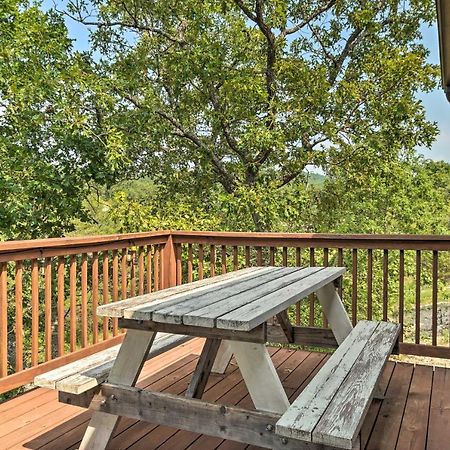 Branson West Cabin With Pool Access And Golfing Eksteriør billede