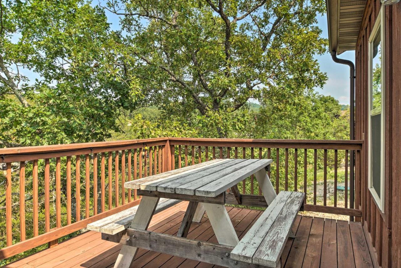 Branson West Cabin With Pool Access And Golfing Eksteriør billede