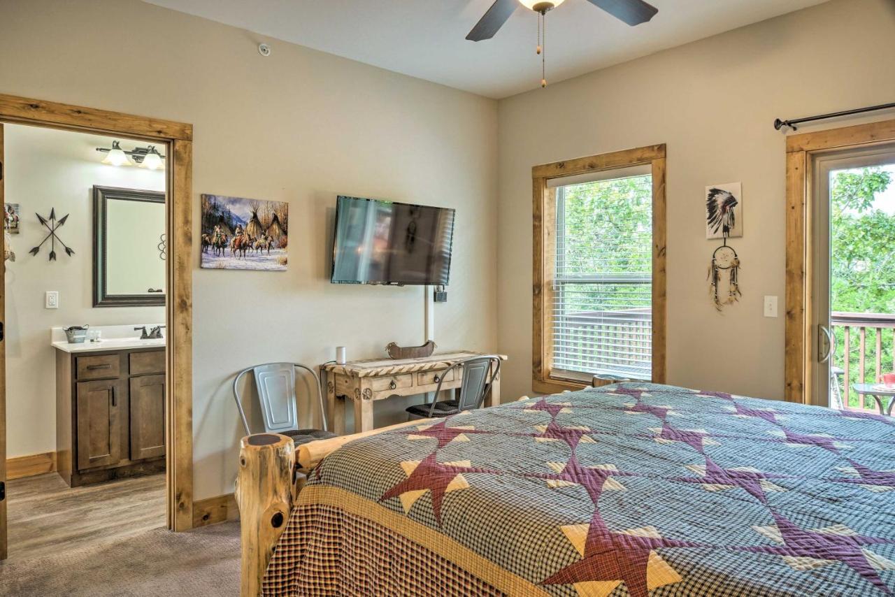 Branson West Cabin With Pool Access And Golfing Eksteriør billede