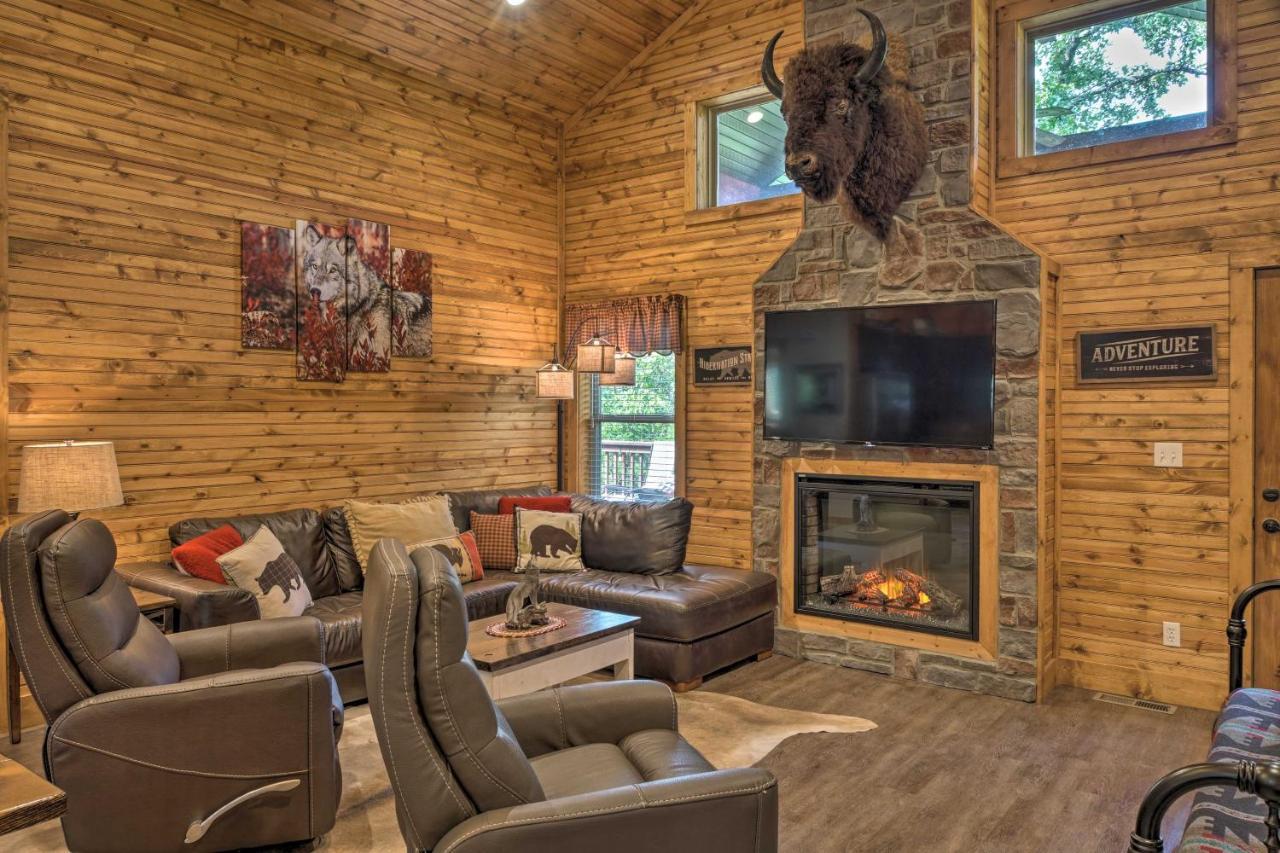 Branson West Cabin With Pool Access And Golfing Eksteriør billede