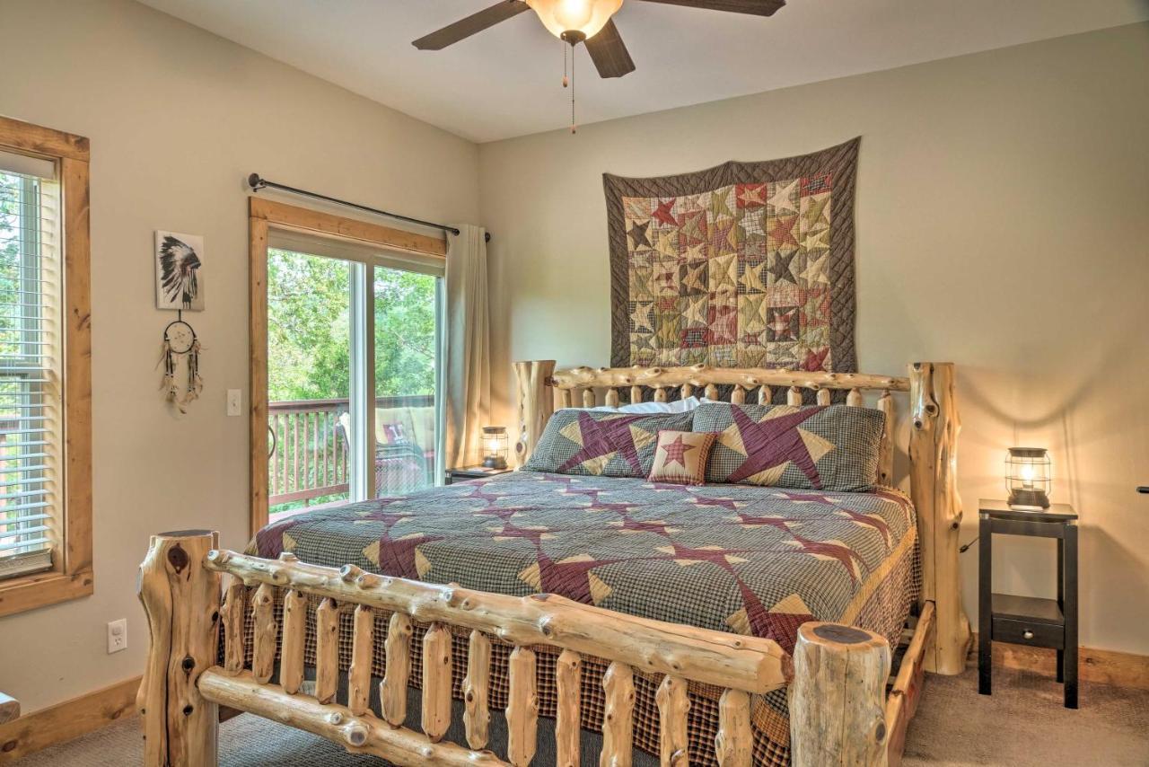 Branson West Cabin With Pool Access And Golfing Eksteriør billede